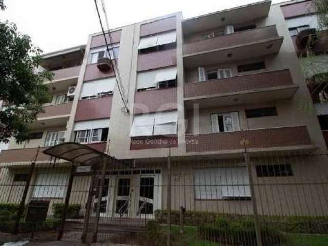 Apartamento semi-mobiliado com 102m², 3 dormitórios, ar condicionado, 2 sacadas, sala, cozinha com pia e armários, churrasqueira, área de serviço com tanque, banheiro social com armário e box de vidro