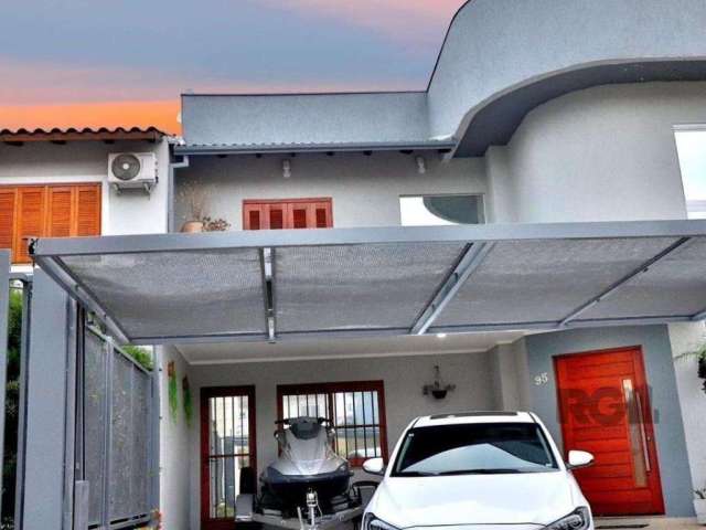 Linda casa no Condomínio Verdes Campos!&lt;BR&gt;&lt;BR&gt;Com excelente posição solar, muito iluminada e arejada.&lt;BR&gt;&lt;BR&gt;Composta por um hall de entrada com uma ampla  sala de estar (com 