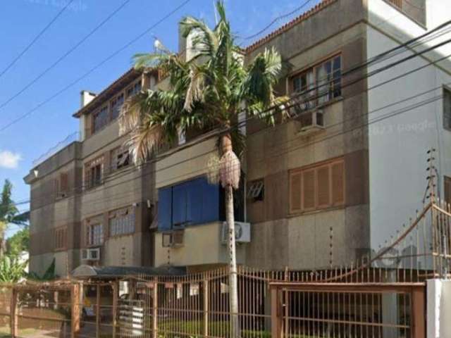 Cobertura com 3 dormitórios, 1 suíte, 3 vagas de garagem no Edifício Turin  próximo a Cassol Center Lar no bairro Sarandi  em Porto Alegre.&lt;BR&gt;São 186,67 de área privativa,  com 3 dormitórios, 1