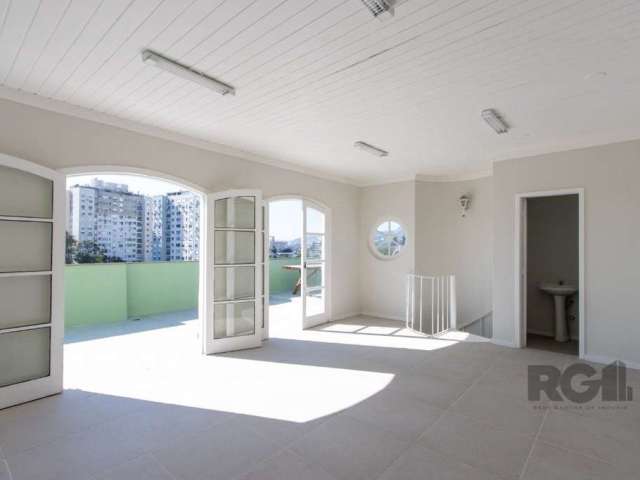 Ótimo apartamento de cobertura com 160m² privativos no Cristal.&lt;BR&gt;&lt;BR&gt;O apartamento possui uma ampla Área  de 160m², localizada no bairro Cristal, que oferece uma vista deslumbrante para 