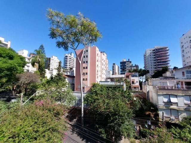 Excelente oportunidade. More neste ótimo apartamento de 02 dormitórios, 75 m² de área privativa, sacada com churrasqueira e linda vista. Sala de estar e de jantar parcialmente unificadas em conceito a