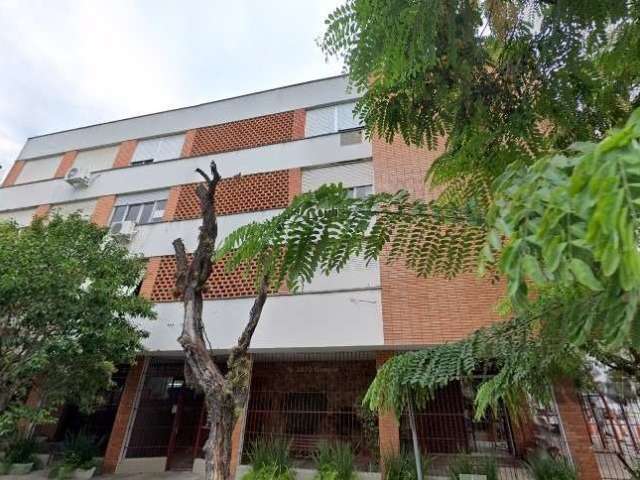 Excelente apartamento à venda no bairro Menino Deus, em Porto Alegre. Com 2 dormitórios, sendo 1 suíte, 2 banheiros sociais, 2 salas, área de serviços com uma ótima e espaçosa despensa e churrasqueira