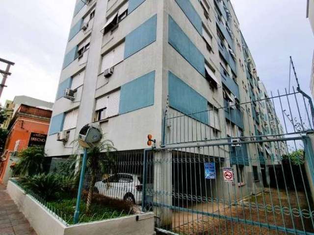 Ótimo apartamento 2 dormitórios, living, banheiro social, cozinha e área de serviço separadas, água quente, ar condicionado e vaga de garagem coberto.&lt;BR&gt;O prédio possui portaria 24h00, elevador