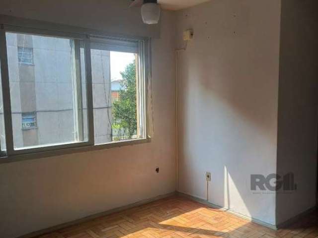 Apartamento de 2 dormitórios no Jardim Europa, Amplo apartamento de frente, bem ventilado, com dois quartos, sala,cozinha e banheiro social com uma vaga de garagem escriturada. Na melhor localização j