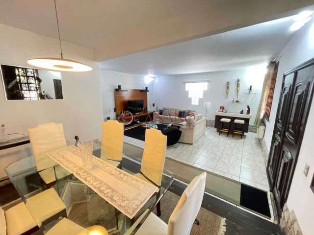 Casa com 6 quartos à venda na Rua Aquidabã, Méier, Rio de Janeiro, 322 m2 por R$ 680.000