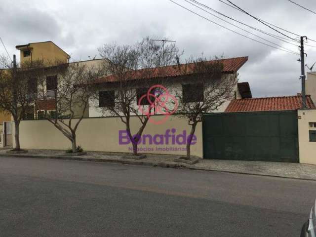 Casa localizada no bairro vila galvão, na cidade de jundiaí.