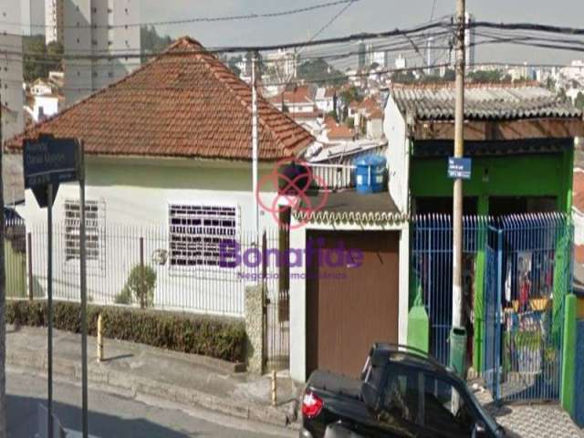 Casa e comércio, localizada na vila aurora, na cidade de são paulo.