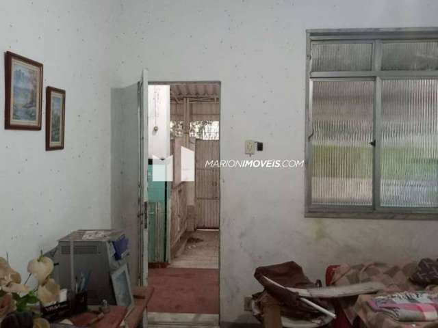 Casa à venda na Vila Valqueire, Rio de Janeio, 3 quartos (1 suíte), sala, banheiro social, cozinha, copa, varandão, área de serviço; garagem cob