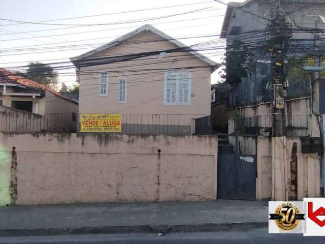 02 casas com fins comerciais no centro de santa cruz - rj