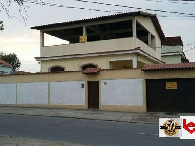 Casa 2 quartos com piscina e terraço em área nobre de Santa Cruz - RJ