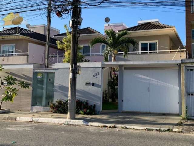 Casa duplex com sala 3 quartos sendo 2 suítes no bairro recreio em rio das ostras rj