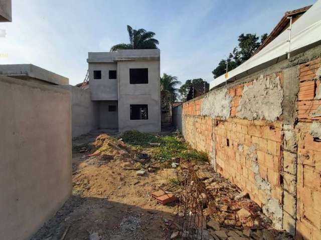 Casa duplex com 4 quartos sendo 1 suíte a venda no bairro extensão do bosque em rio das ostras rj