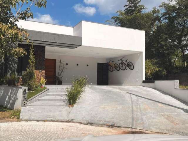 Casa linear em alto padrão a venda no condomínio vale dos cristais em macaé rj