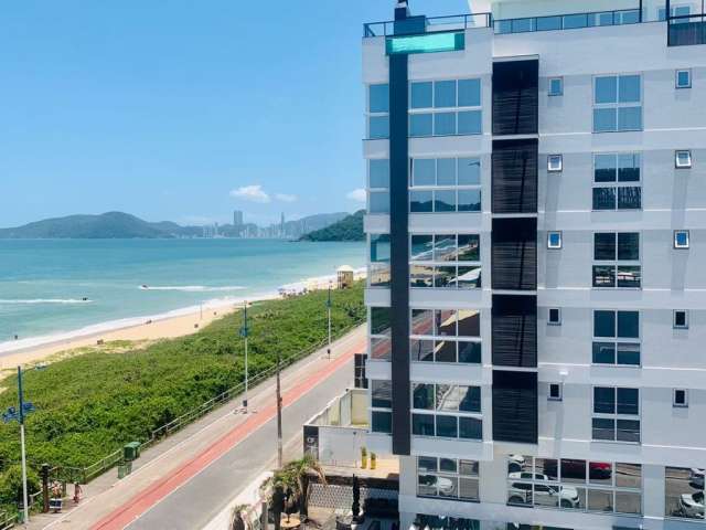 Apartamento com 3 Suítes e Churrasqueira na Praia Brava