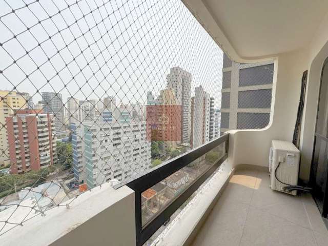 Excelente Cobertura com 340m², fora de rota, elevador privativo para os dois andares.