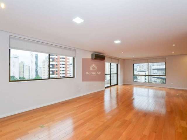 Apartamento com 171,48m², andar alto, fora de rota, planta quadrada, 4 dormitórios, sendo 2 suítes.