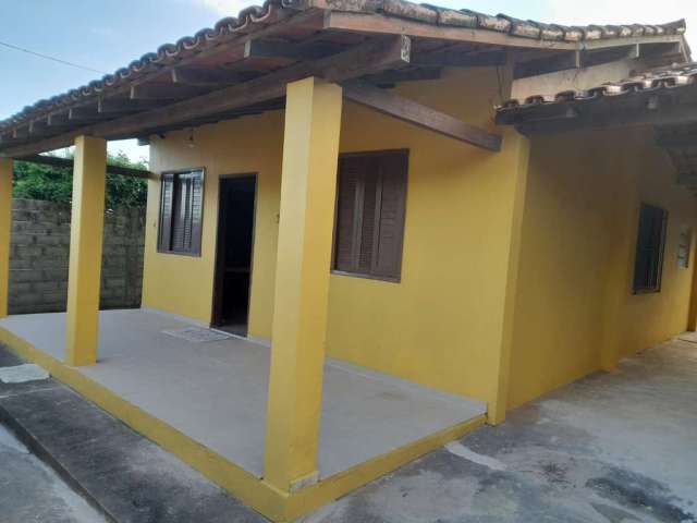 Casa - Padrão, para Venda em Araruama/RJ