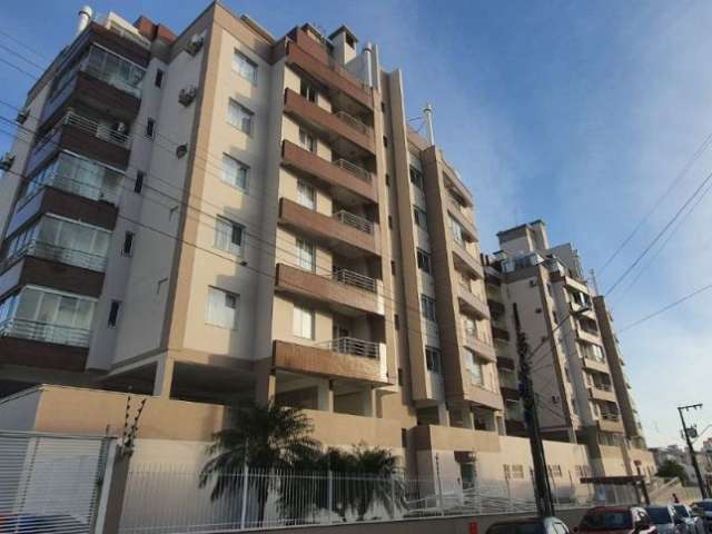 Excelente oportunidade apartamento todo mobiliado com suíte  a venda no estreito, florianópolis.