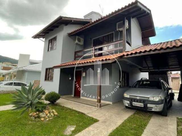 Casa com 3 dormitórios à venda, 200 m² por R$ 1.000.000,00 - Cidade Universitária Pedra Branca - Palhoça/SC