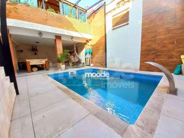 Casa com 3 Quartos à venda, 258 m² por R$ 900.000 - Jardim Ester Yolanda - São Paulo/SP