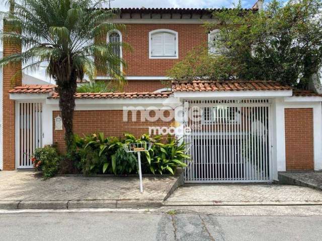 Sobrado com 3 Quartos para Locação, 250m² por R$ 7.000 - Cidade São Francisco -SP