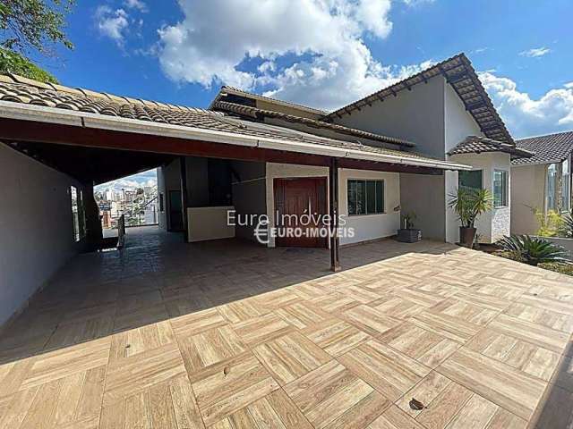 Casa com 4 dormitórios à venda, 420 m² por R$ 1.300.000,00 - São Lucas - Juiz de Fora/MG