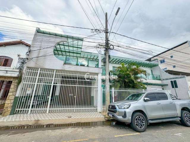 Casa com 5 dormitórios à venda, 900 m² por R$ 2.300.000,00 - São Pedro - Juiz de Fora/MG