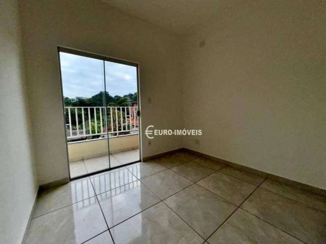 Casa com 2 quartos em Grama!