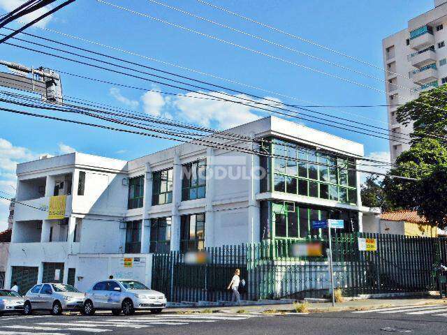 Prédio comercial para locação no Centro