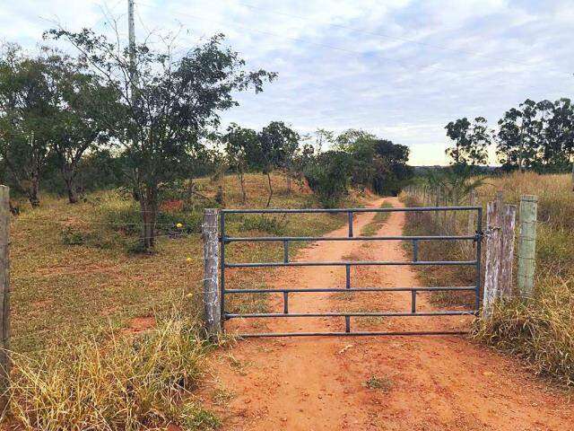 CHÁCARA à venda, 2 quartos, 3 vagas, CHACARAS ELDORADO - Uberlândia/MG