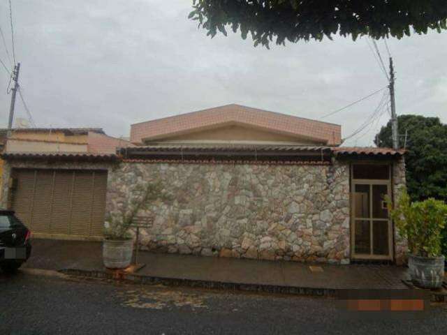 CASA RESIDENCIAL à venda, 8 quartos, 3 suítes, 3 vagas, Saraiva - Uberlândia/MG