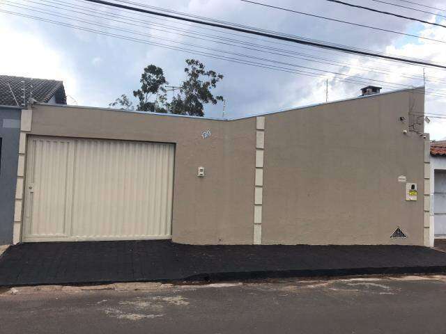 CASA RESIDENCIAL à venda, 3 quartos, 1 suíte, 2 vagas, Jardim Europa - Uberlândia/MG