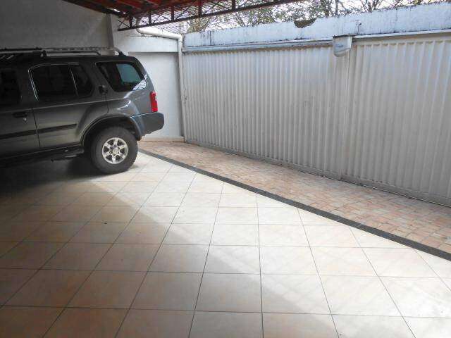 CASA RESIDENCIAL à venda, 3 quartos, 1 suíte, 3 vagas, JARAGUA - Uberlândia/MG