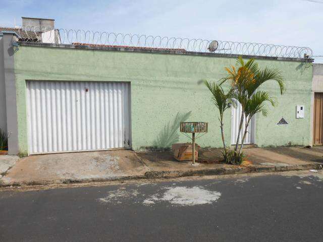 CASA RESIDENCIAL à venda, 2 quartos, 2 vagas, Jardim Europa - Uberlândia/MG