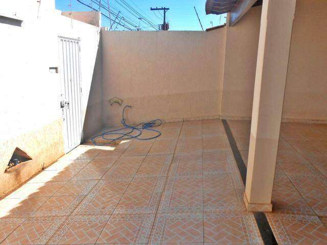 CASA RESIDENCIAL à venda, 3 quartos, 1 suíte, 2 vagas, Segismundo Pereira - Uberlândia/MG