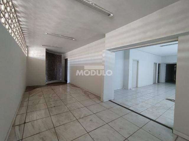 IMÓVEL COMERCIAL à venda, 8 vagas, CENTRO - Uberlândia/MG