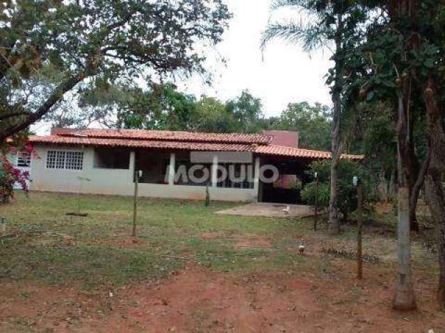 CHÁCARA à venda, 5 quartos, 2 suítes, 10 vagas, CHACARAS ELDORADO - Uberlândia/MG