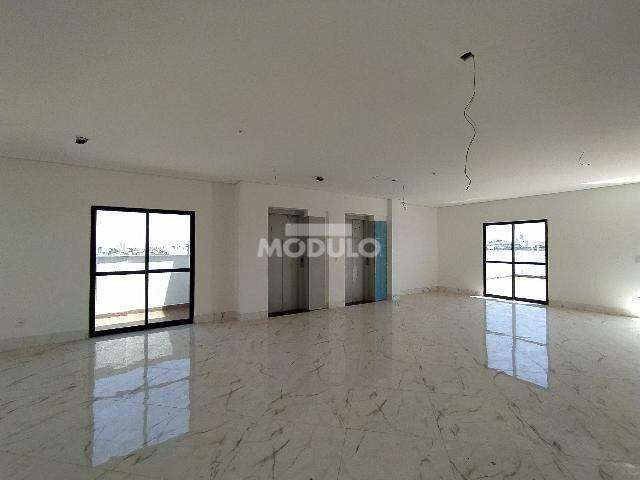 Sala comercial para locação no Tibery