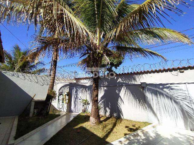 Casa de esquina no Sao Jorge