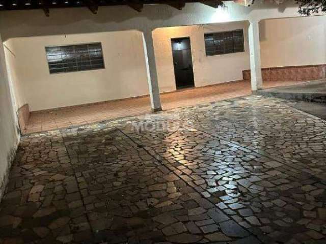 CASA RESIDENCIAL à venda, 3 quartos, 1 suíte, 3 vagas, Jardim Europa - Uberlândia/MG