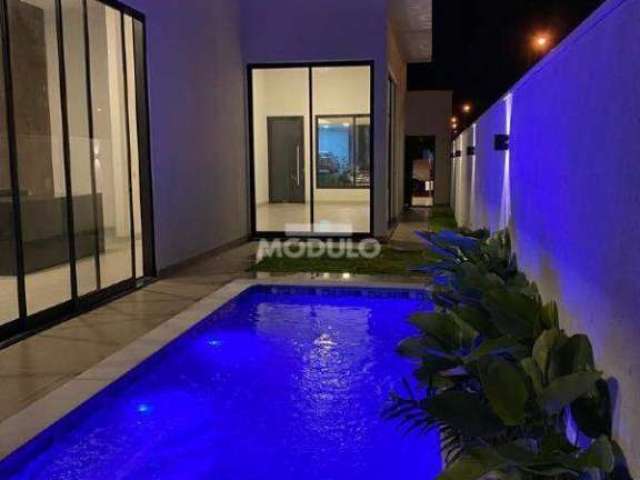 Exelente Casa com Fino Acabamento em Condominio Splendido