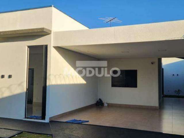 CASA RESIDENCIAL à venda, 3 quartos, 1 suíte, 4 vagas, Granada - Uberlândia/MG