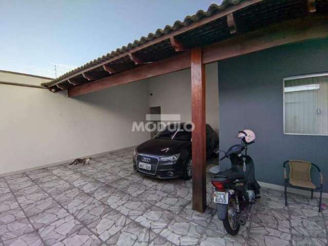 CASA RESIDENCIAL à venda, 3 quartos, 1 suíte, 3 vagas, ALTO UMUARAMA - Uberlândia/MG