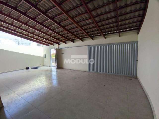 CASA RESIDENCIAL à venda, 3 quartos, 2 suítes, 3 vagas, Santa Rosa - Uberlândia/MG