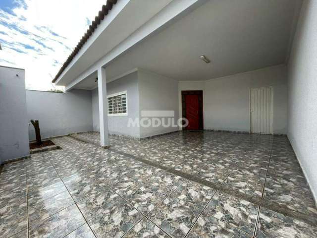 CASA RESIDENCIAL à venda, 3 quartos, 1 suíte, 2 vagas, Granada - Uberlândia/MG