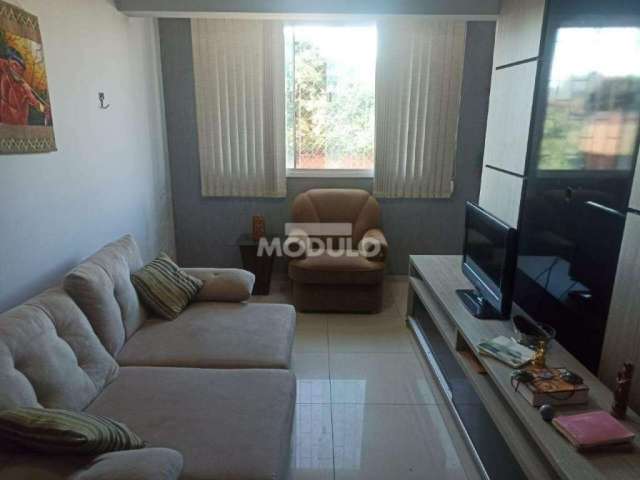 APARTAMENTO à venda, 2 quartos, 1 suíte, 1 vaga, Segismundo Pereira - Uberlândia/MG