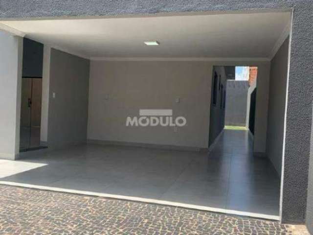 CASA RESIDENCIAL à venda, 3 quartos, 1 suíte, 2 vagas, Granada - Uberlândia/MG