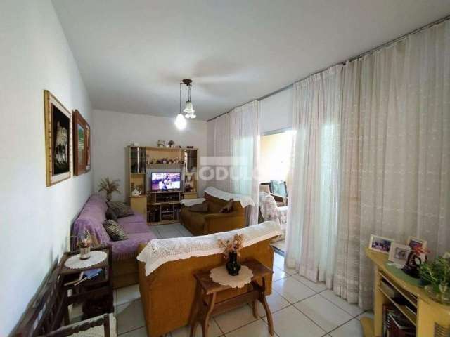 CASA RESIDENCIAL à venda, 3 quartos, 1 suíte, 4 vagas, CIDADE JARDIM - Uberlândia/MG