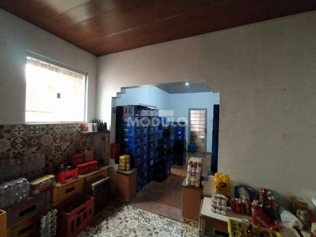 CASA COMERCIAL / RESIDENCIAL à venda, 3 quartos, 1 suíte, 1 vaga, Martins - Uberlândia/MG