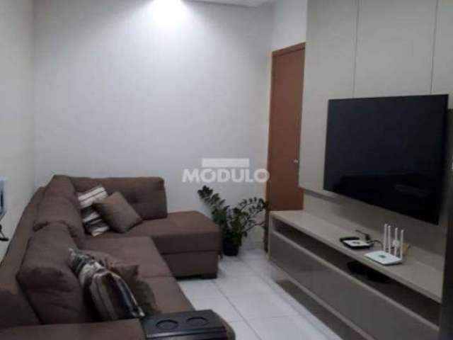 APARTAMENTO à venda, 2 quartos, 1 suíte, 1 vaga, Jardim Europa - Uberlândia/MG